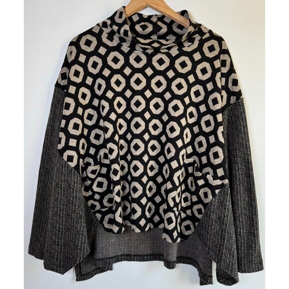 Alembika Small Sweater Knit Tunic Black Beige Geometric Asymmetrical Israel Made - Picture 1 of 13
